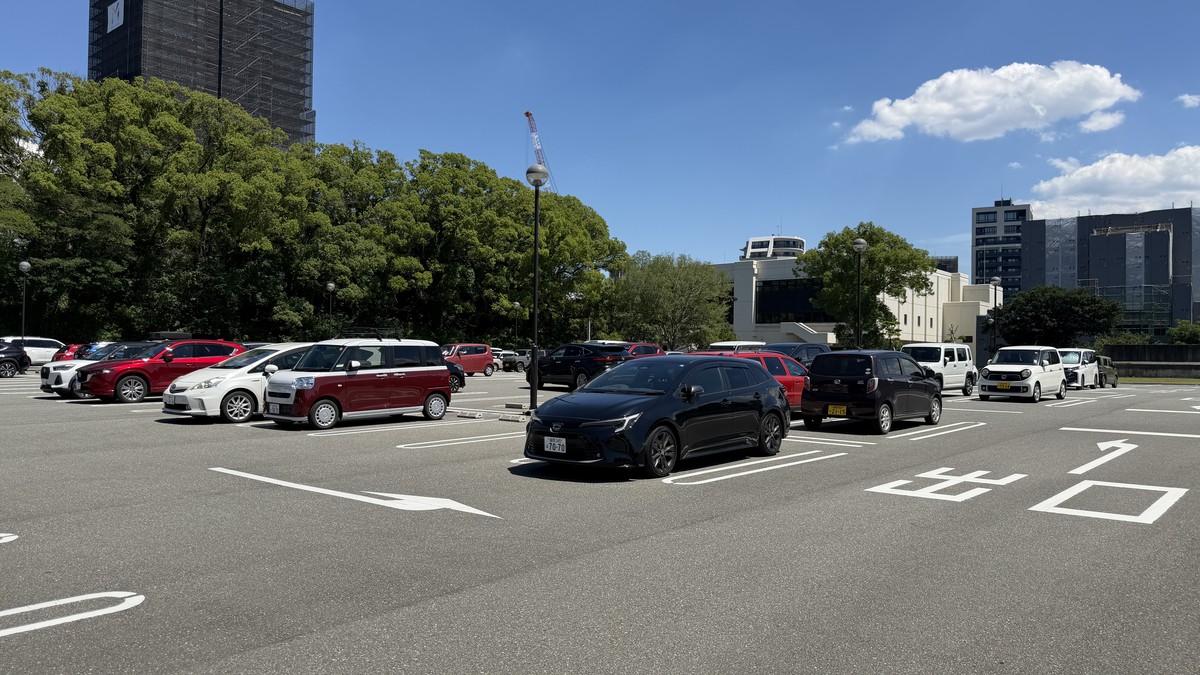 舞鶴公園第4駐車場の駐車エリア外観