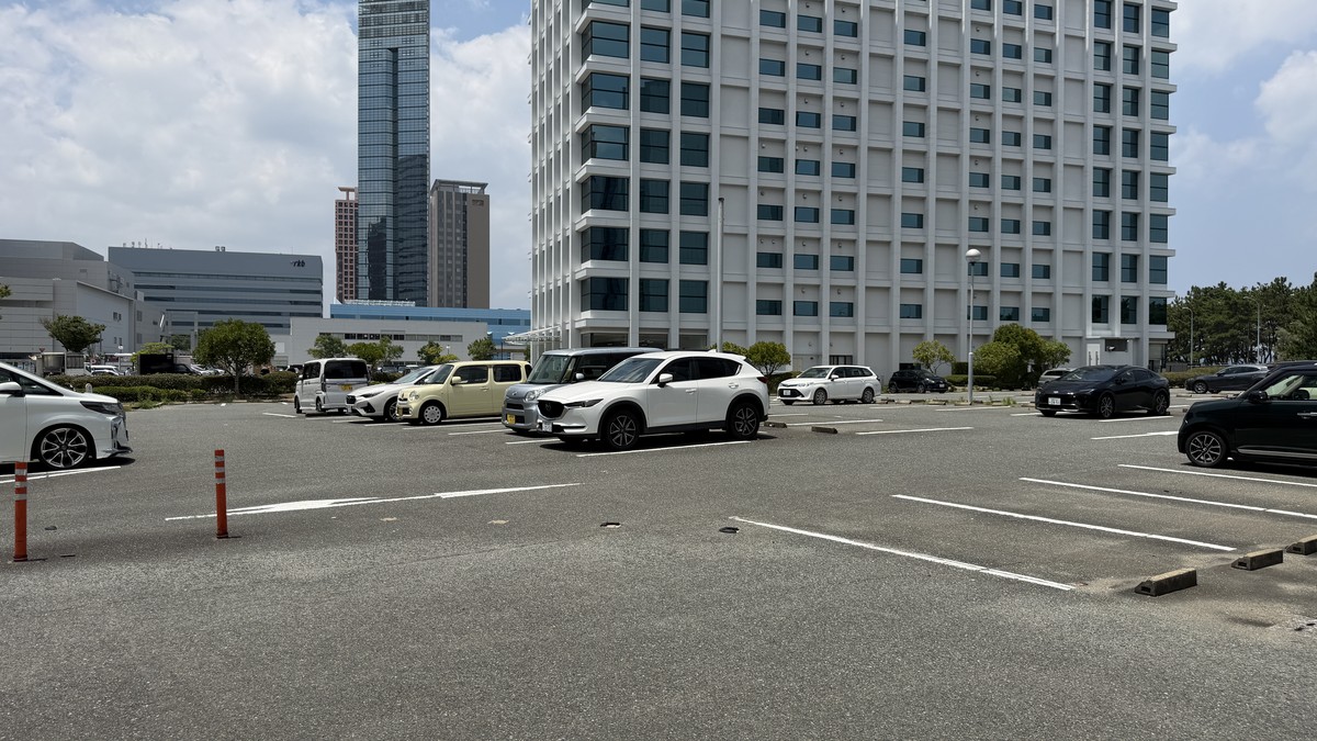 ももちパーキングの駐車エリア