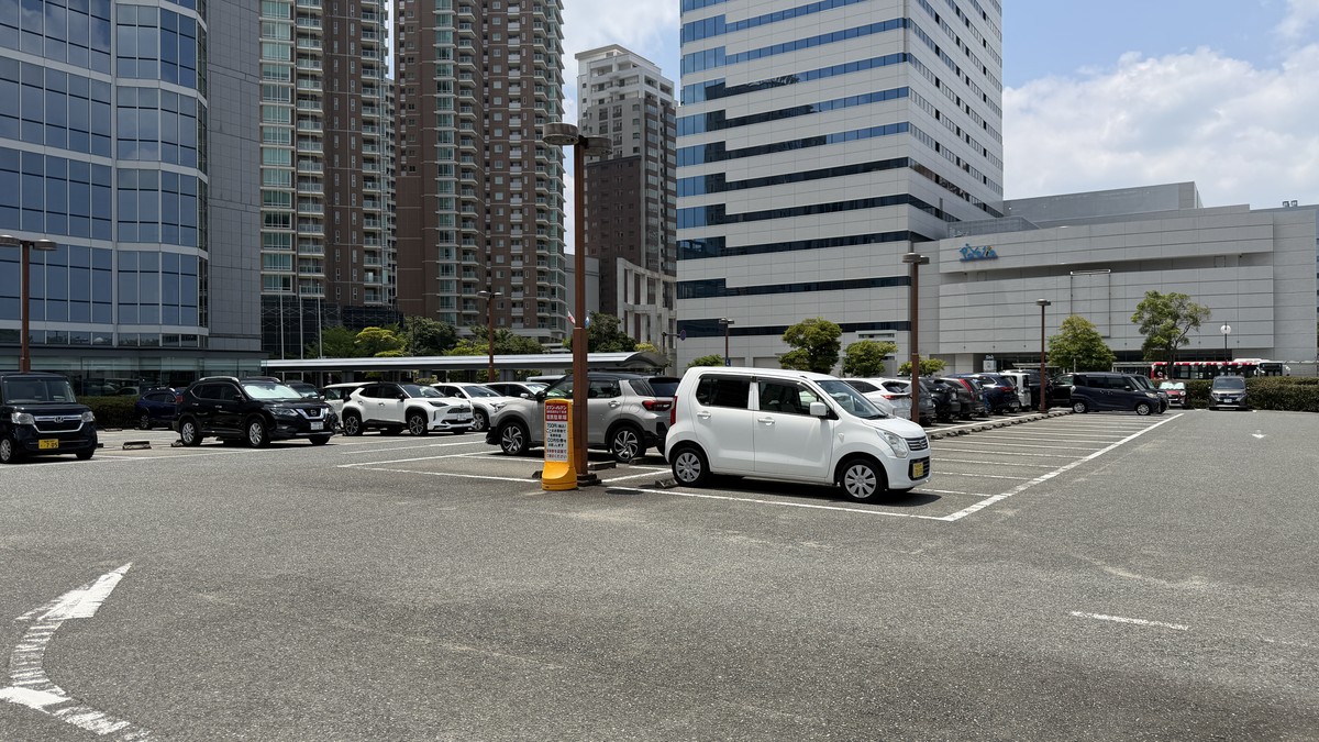 百道シーサイドパーキングの駐車エリア
